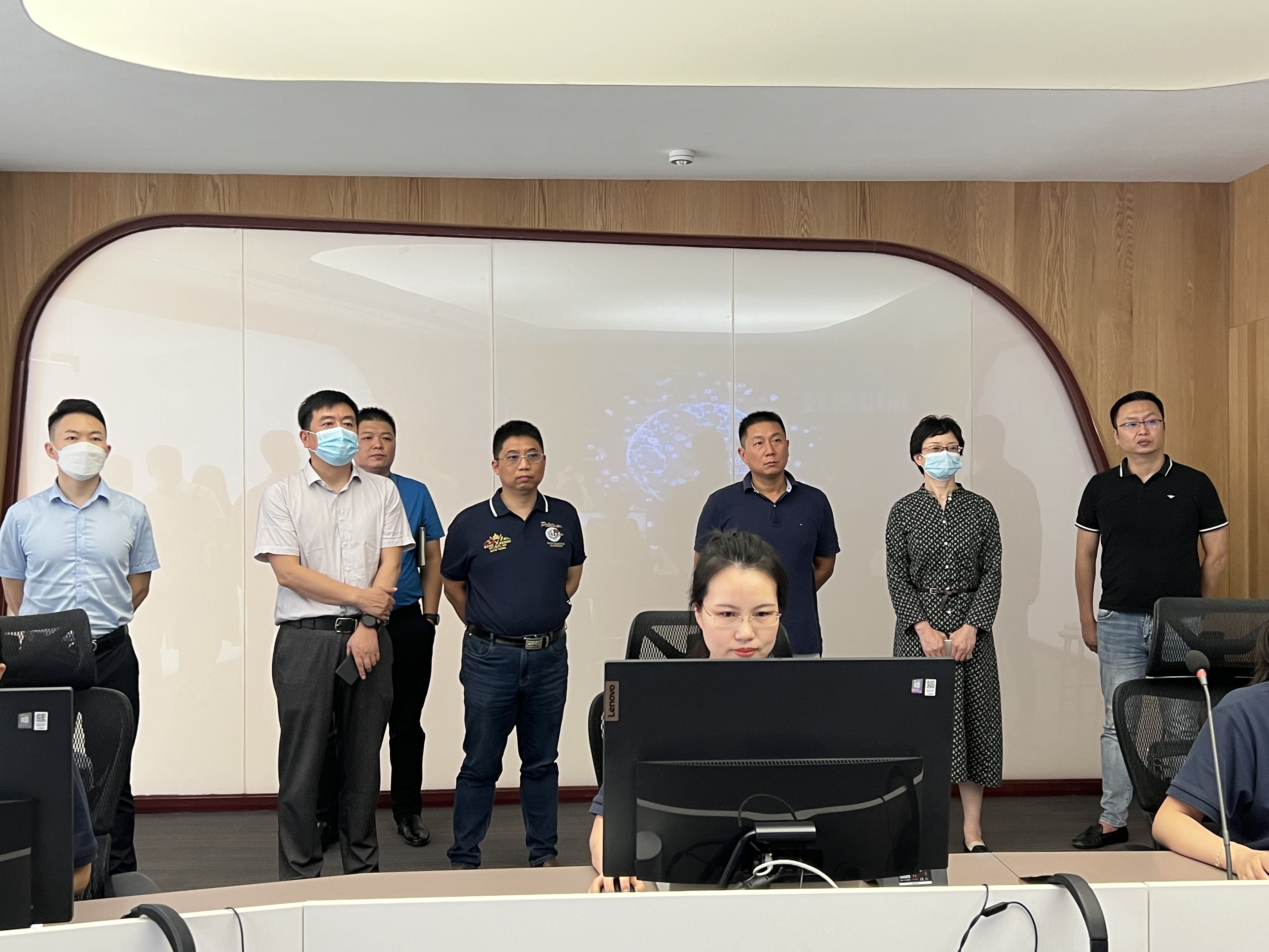 无锡市第一安全生产巡查组莅临布塔科技指导工作